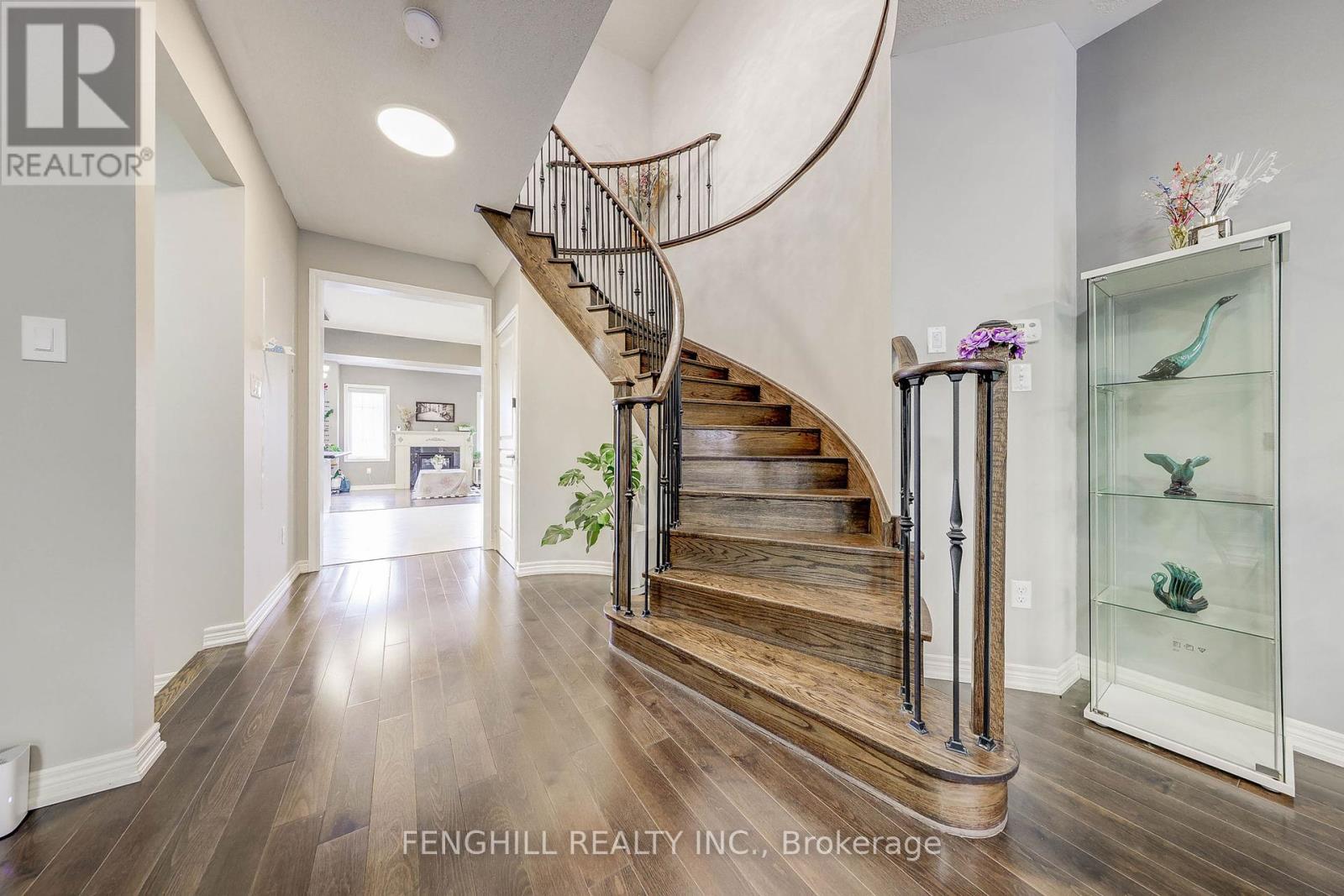 Property at 23 CHERNA AVENUE S image 5