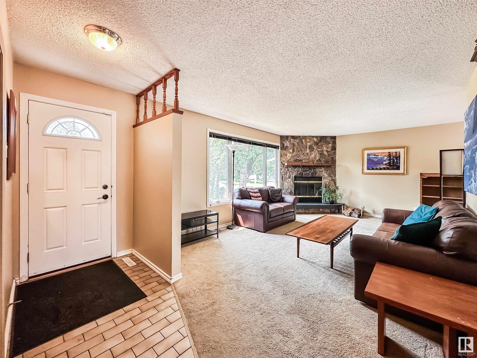 Property at 11744 37 AV NW image 4