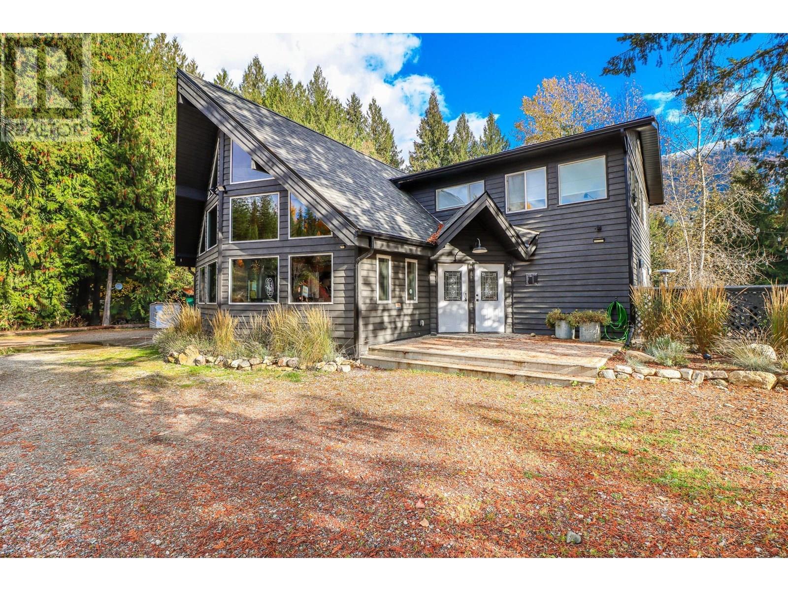 16102 3a Highway, Crawford Bay, British Columbia  V0B 1E0 - Photo 17 - 10352799
