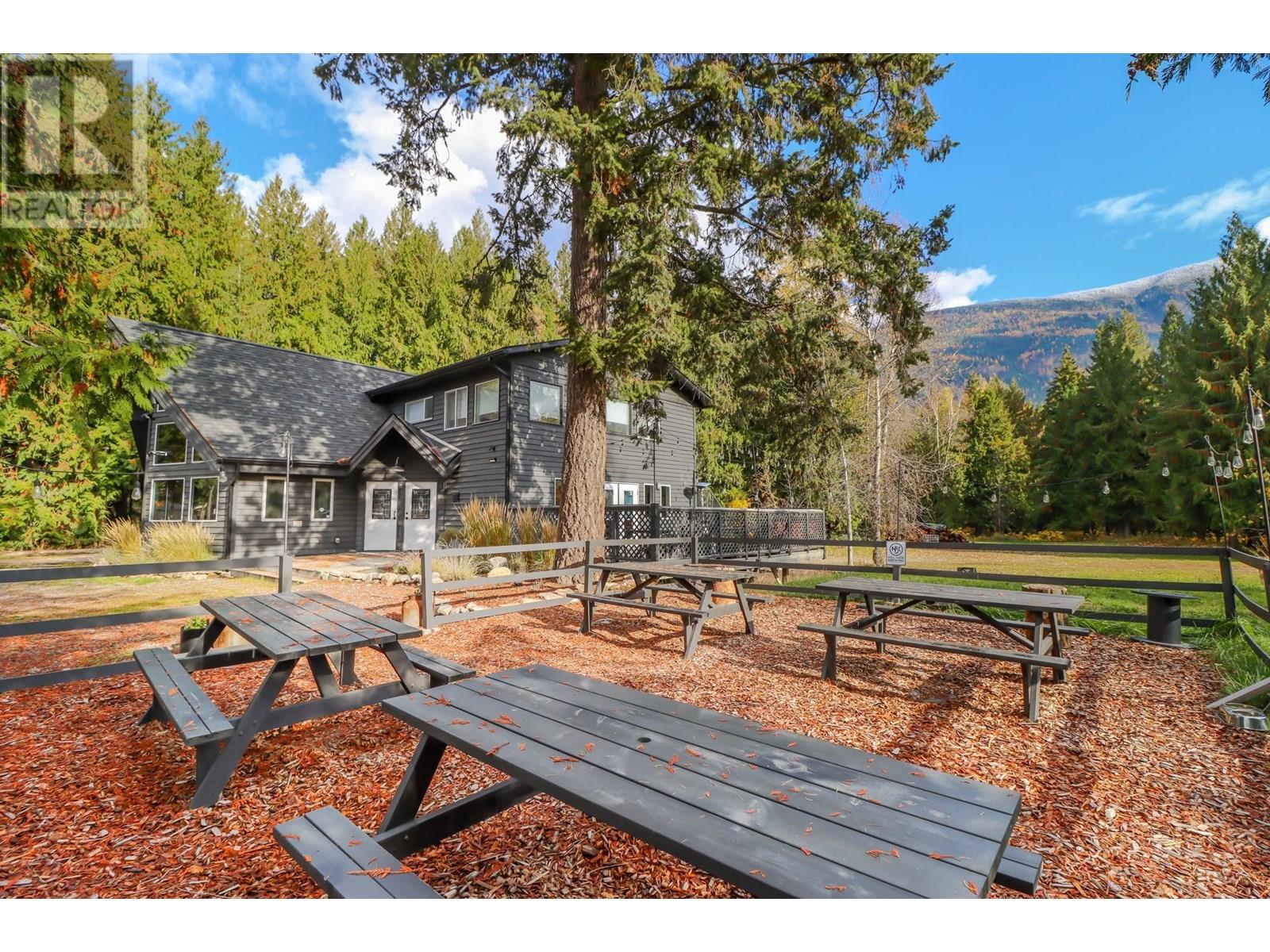 Crawford Bay / Riondel Residential Commercial Mix for sale:    (Listed 2025-07-15)