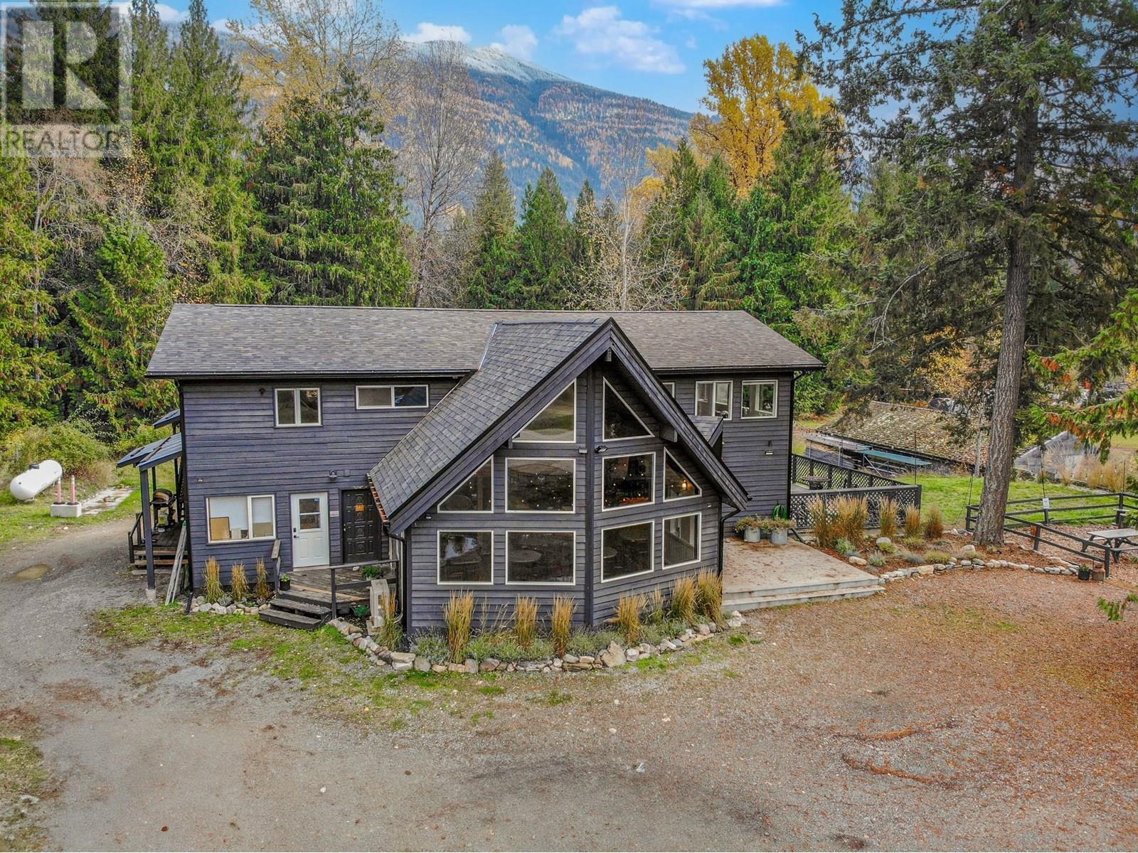 16102 3a Highway, Crawford Bay, British Columbia  V0B 1E0 - Photo 47 - 10352780