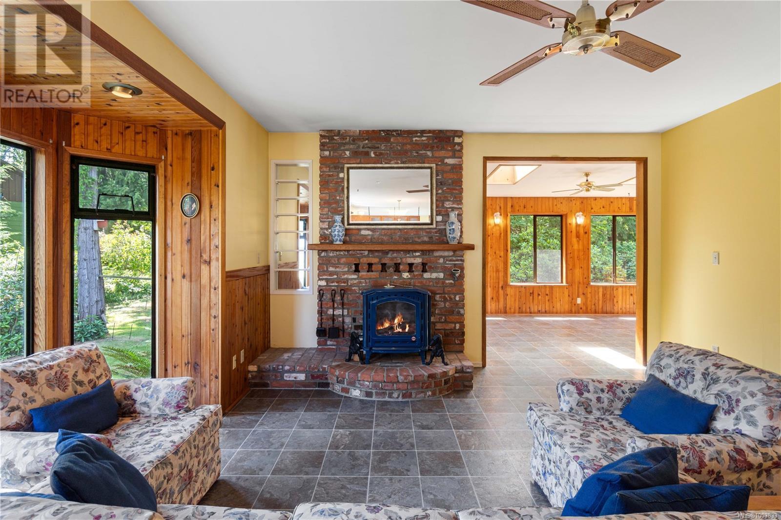 Property at 1671 Janes Rd image 5