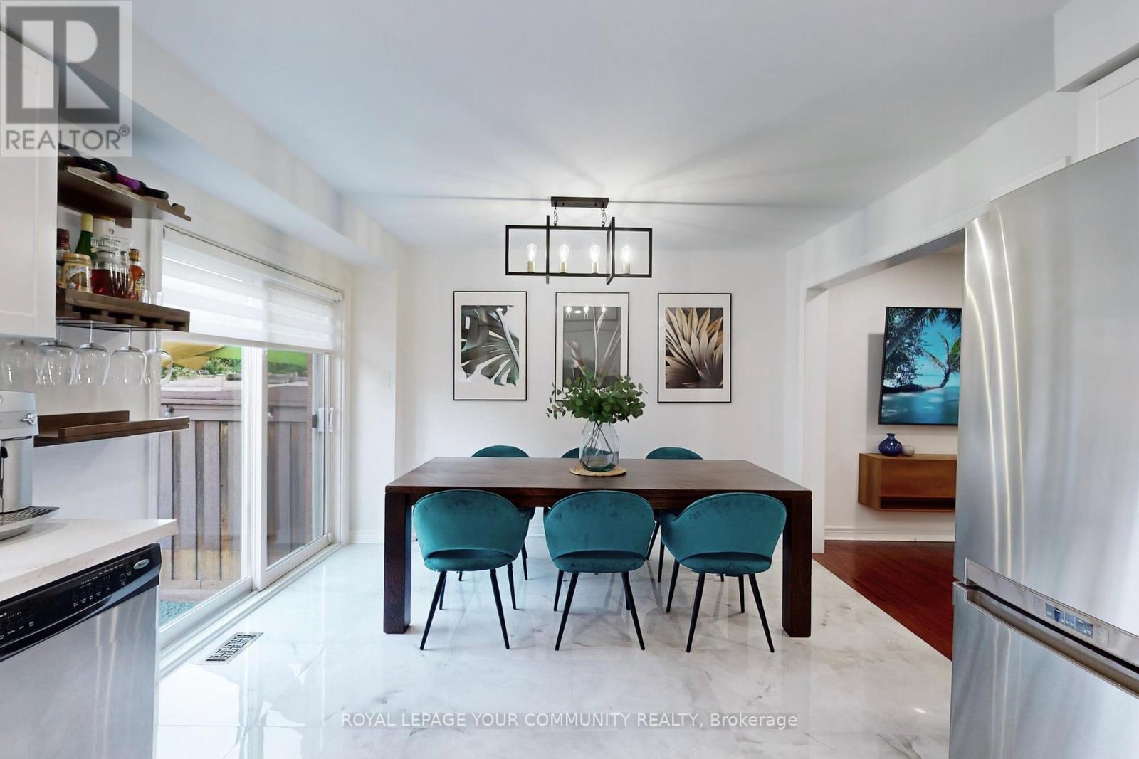 Property at 52 FOUR SEASONS CRESCENT image 3