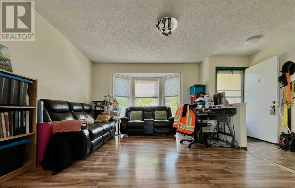 Property at 6 Berkley Close NW image 5