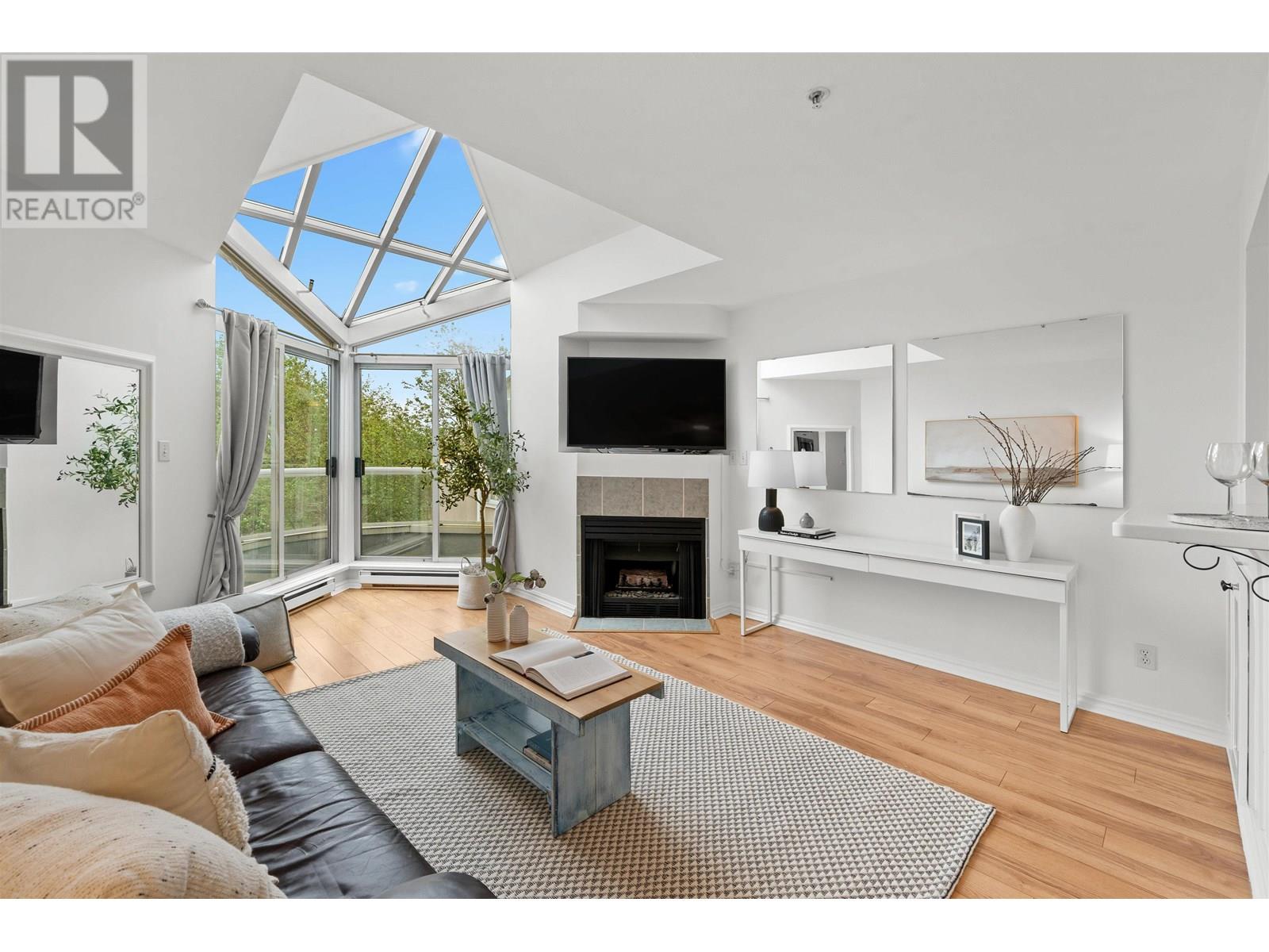 405 908 W 7TH AVENUE, vancouver, British Columbia V5Z1C3