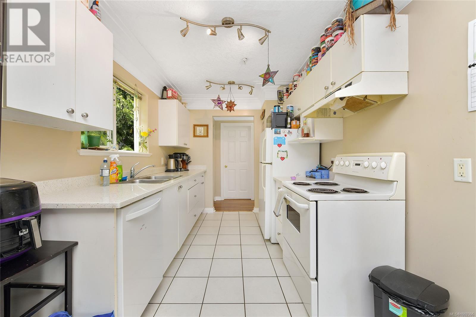 A & B 3232 Loledo Pl, Langford, British Columbia  V9C 3W6 - Photo 13 - 1002396