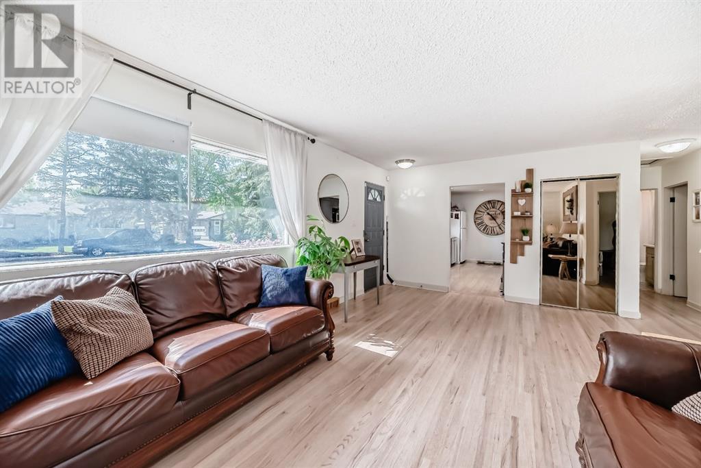 Property at 109 Hounslow Drive NW image 4