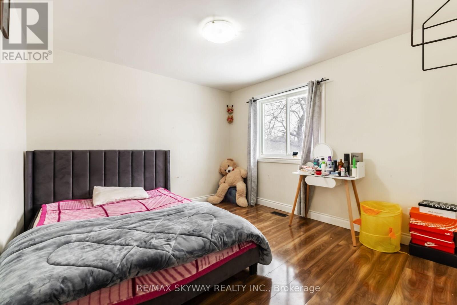 98 Jessie Street, Brampton (Downtown Brampton), Ontario  L6Y 1L7 - Photo 16 - W12230835