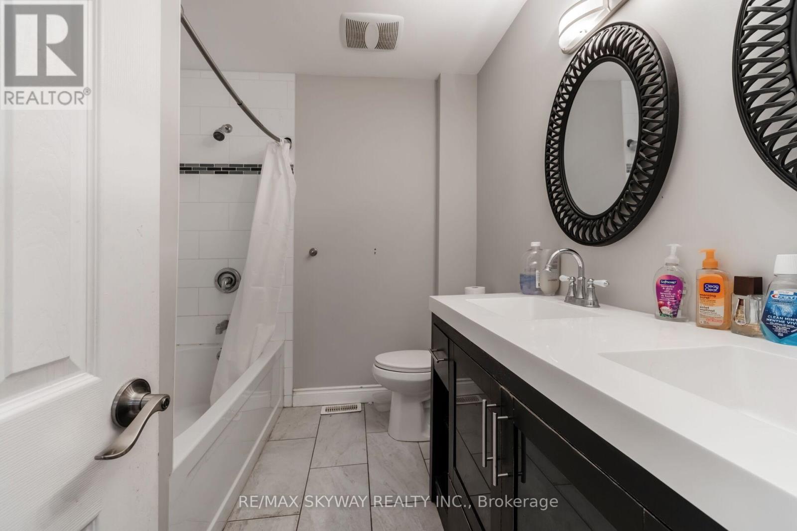 98 Jessie Street, Brampton (Downtown Brampton), Ontario  L6Y 1L7 - Photo 23 - W12230835
