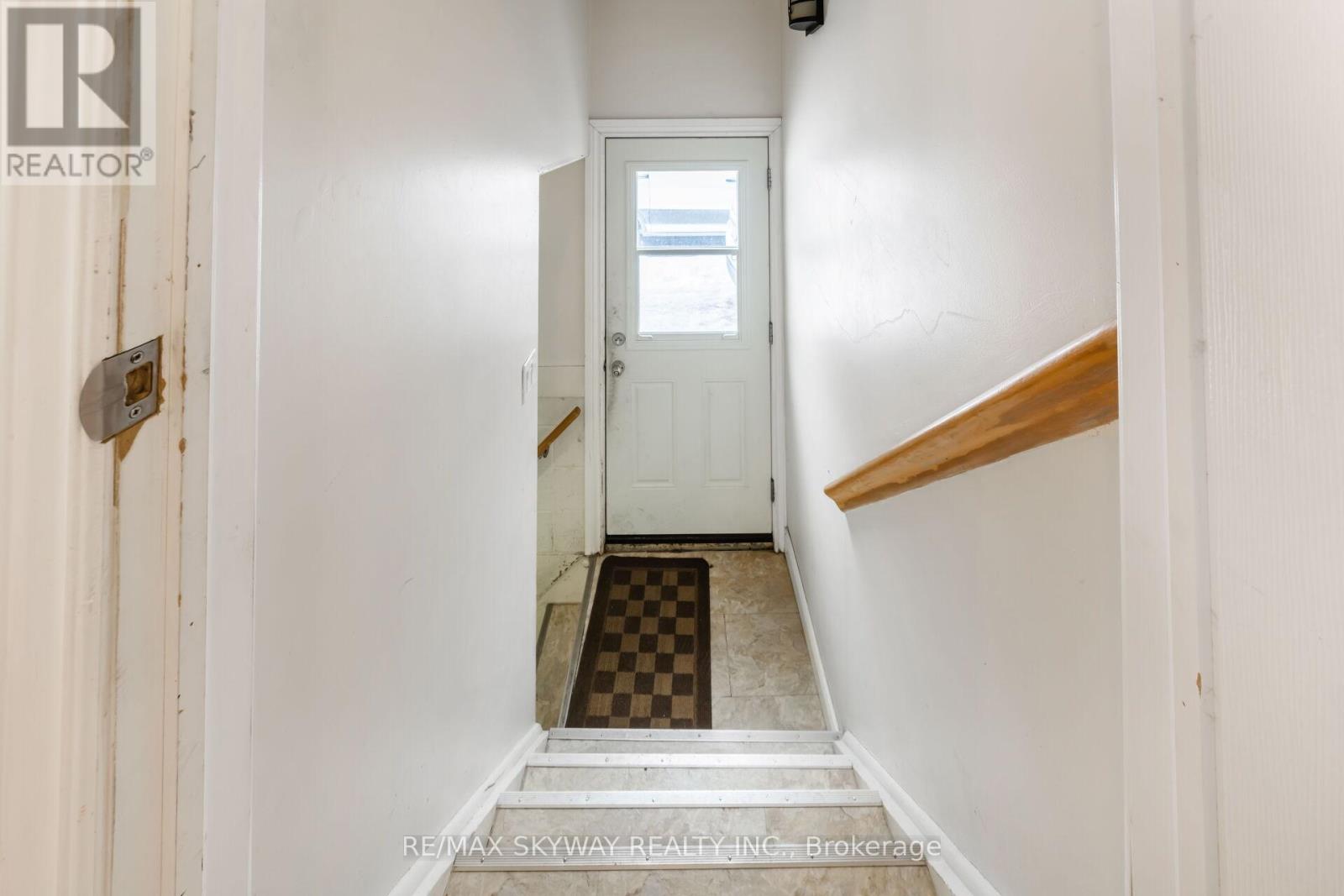 98 Jessie Street, Brampton (Downtown Brampton), Ontario  L6Y 1L7 - Photo 25 - W12230835