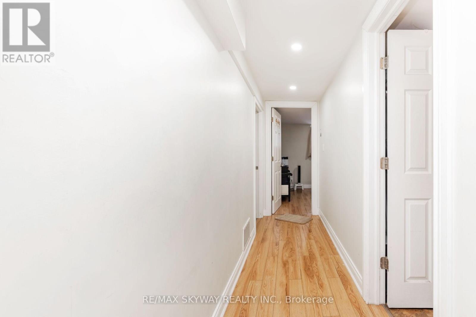 98 Jessie Street, Brampton (Downtown Brampton), Ontario  L6Y 1L7 - Photo 33 - W12230835