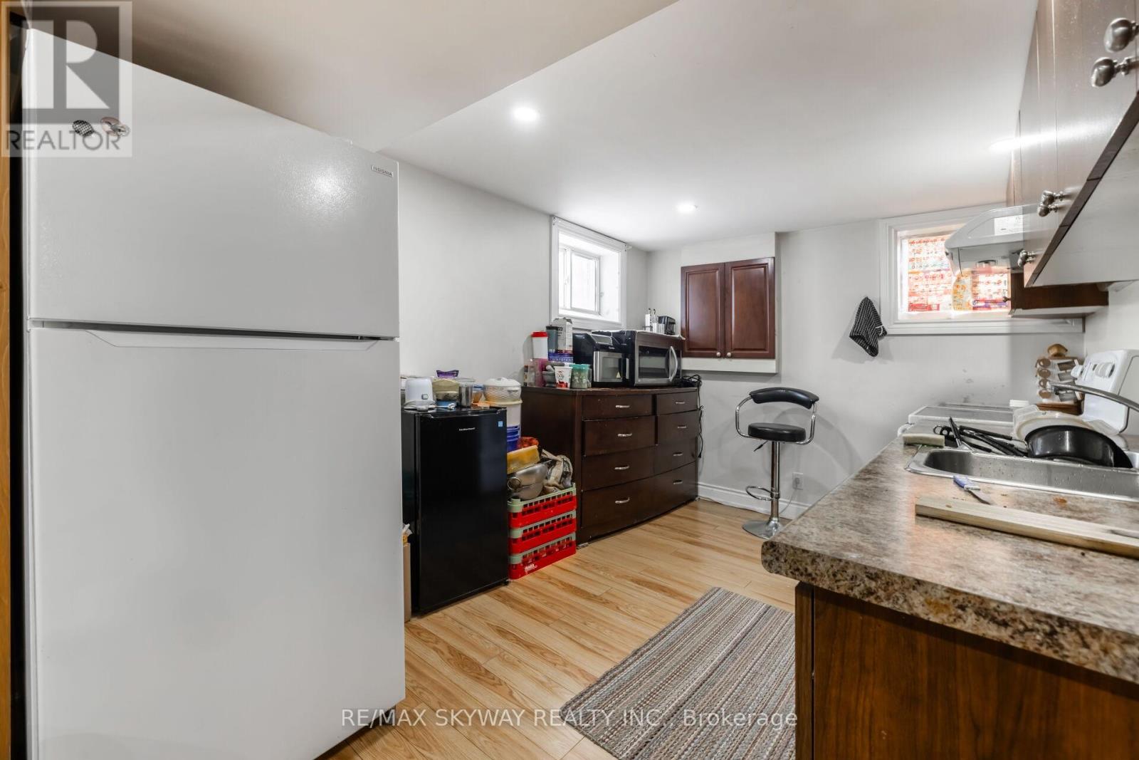 98 Jessie Street, Brampton (Downtown Brampton), Ontario  L6Y 1L7 - Photo 38 - W12230835