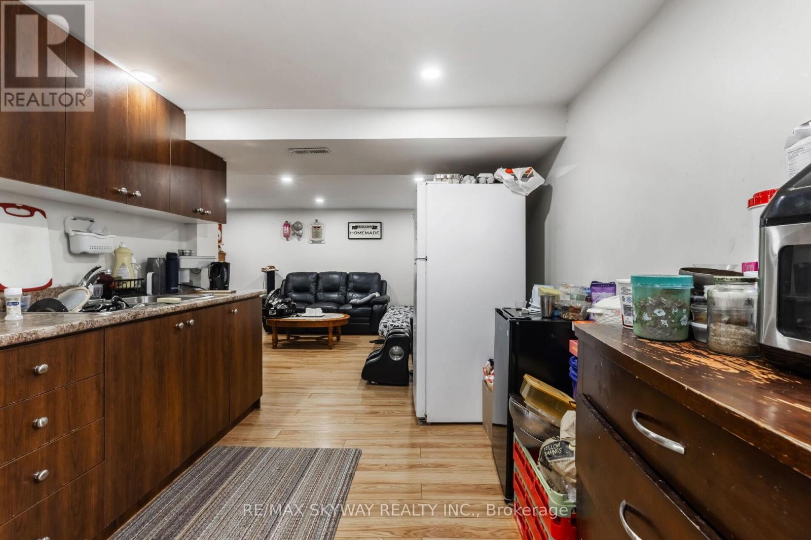 98 Jessie Street, Brampton (Downtown Brampton), Ontario  L6Y 1L7 - Photo 39 - W12230835