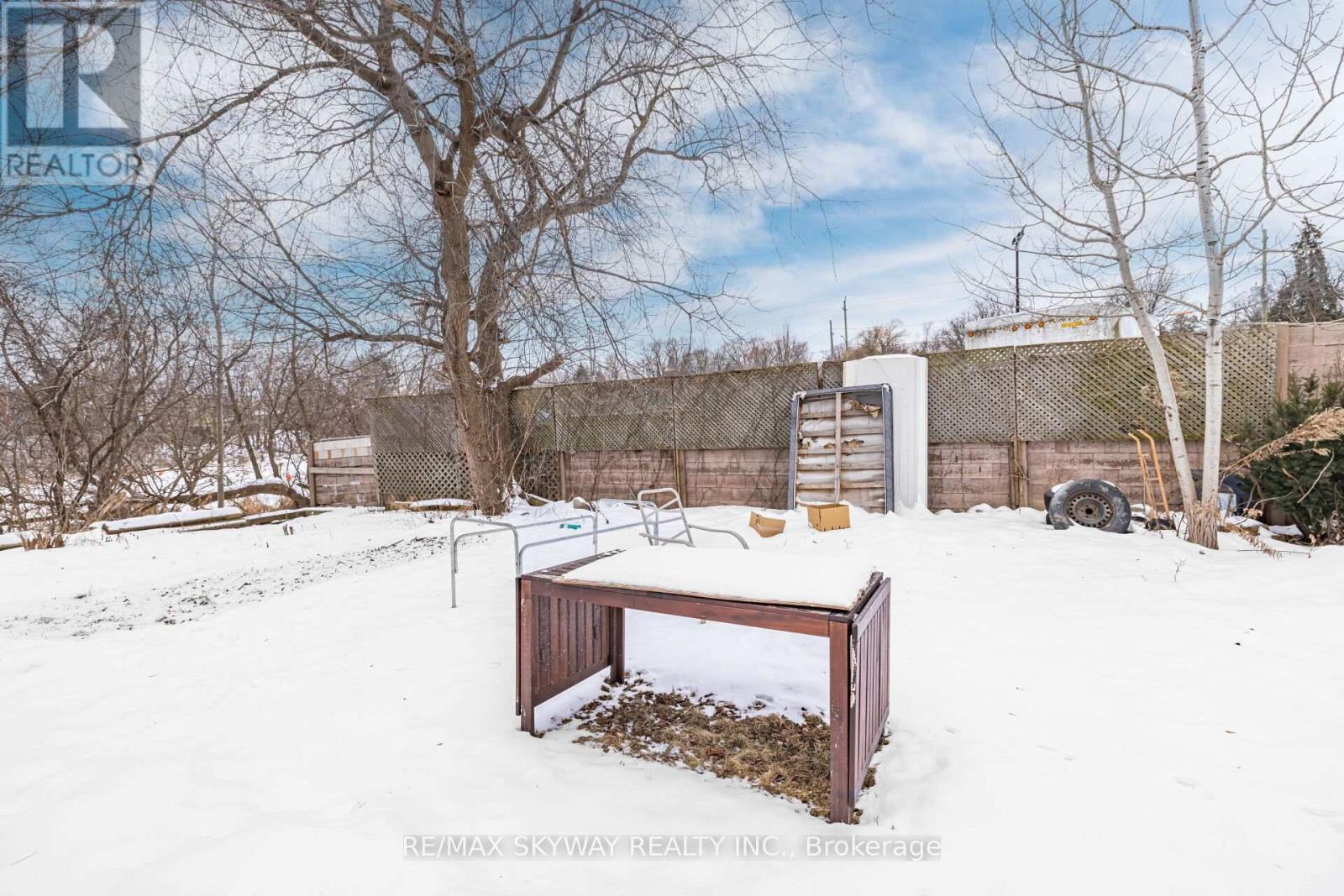 98 Jessie Street, Brampton (Downtown Brampton), Ontario  L6Y 1L7 - Photo 46 - W12230835