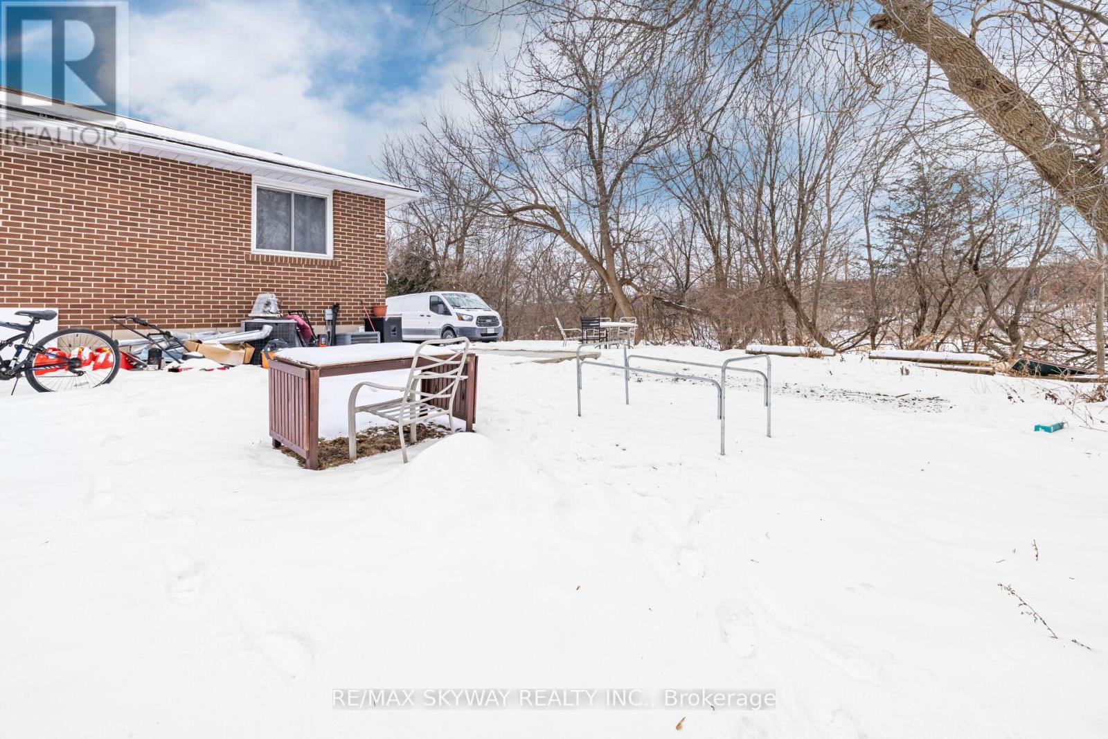 98 Jessie Street, Brampton (Downtown Brampton), Ontario  L6Y 1L7 - Photo 47 - W12230835