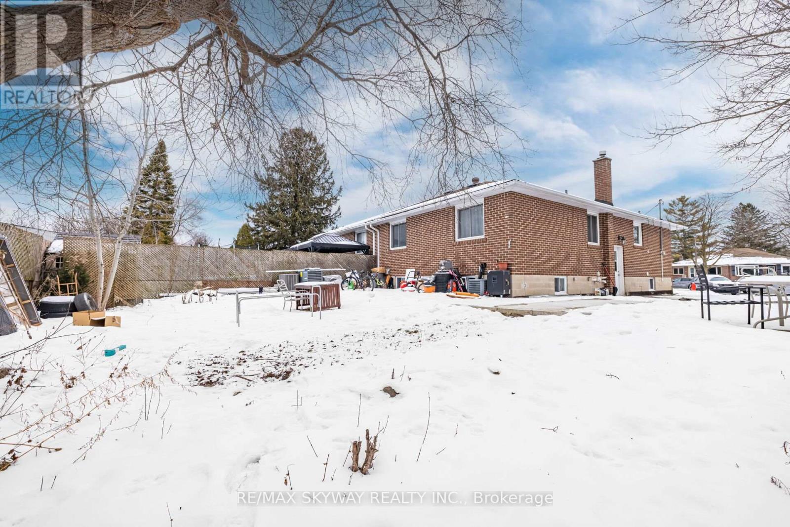 98 Jessie Street, Brampton (Downtown Brampton), Ontario  L6Y 1L7 - Photo 48 - W12230835