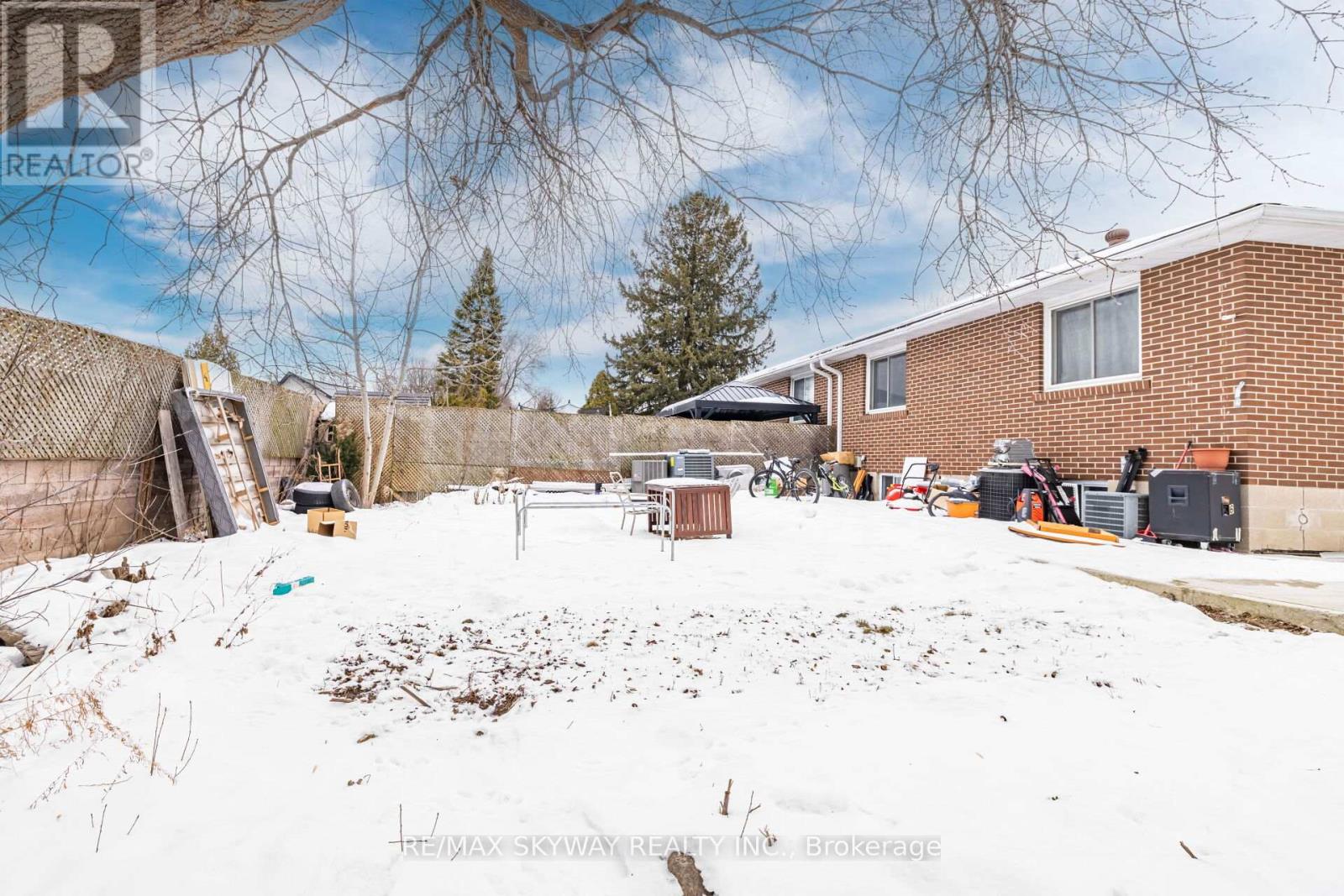 98 Jessie Street, Brampton (Downtown Brampton), Ontario  L6Y 1L7 - Photo 49 - W12230835