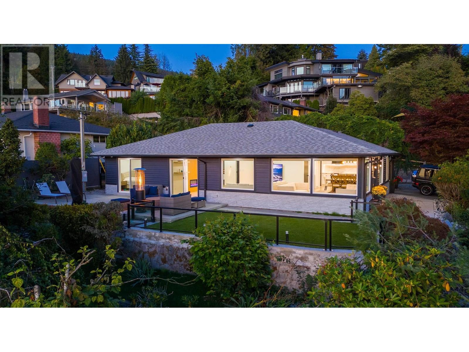 3812 DALKEITH DRIVE, north vancouver, British Columbia V7N3N6