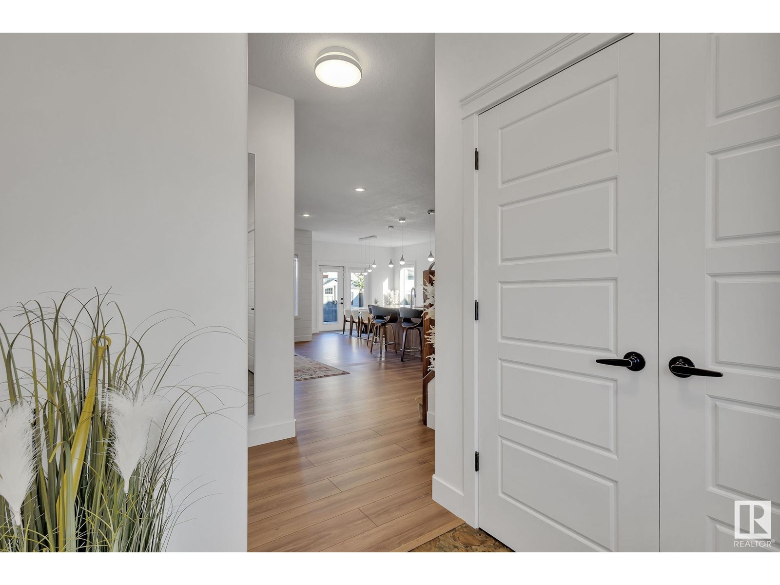 Property at 1315 72 ST SW SW image 2