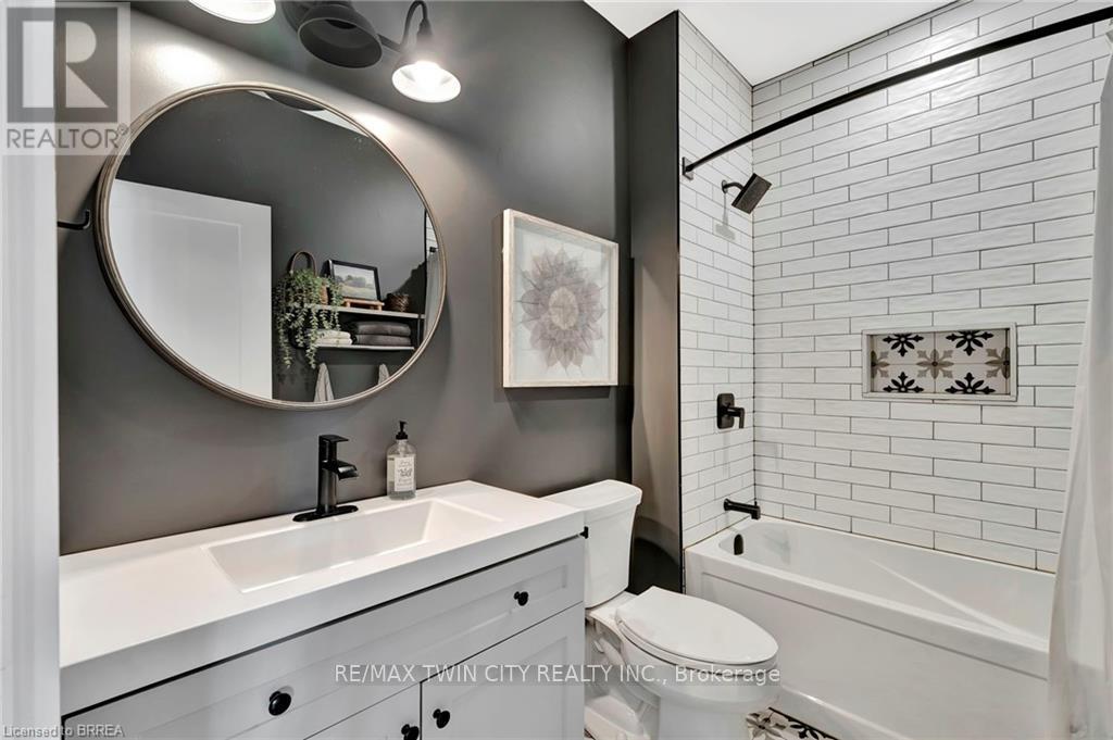 61 Hammond Road, Brantford, Ontario  N3T 5L4 - Photo 22 - X12230700