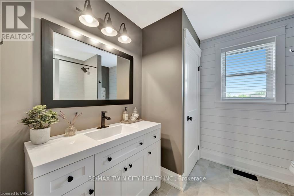 61 Hammond Road, Brantford, Ontario  N3T 5L4 - Photo 33 - X12230700