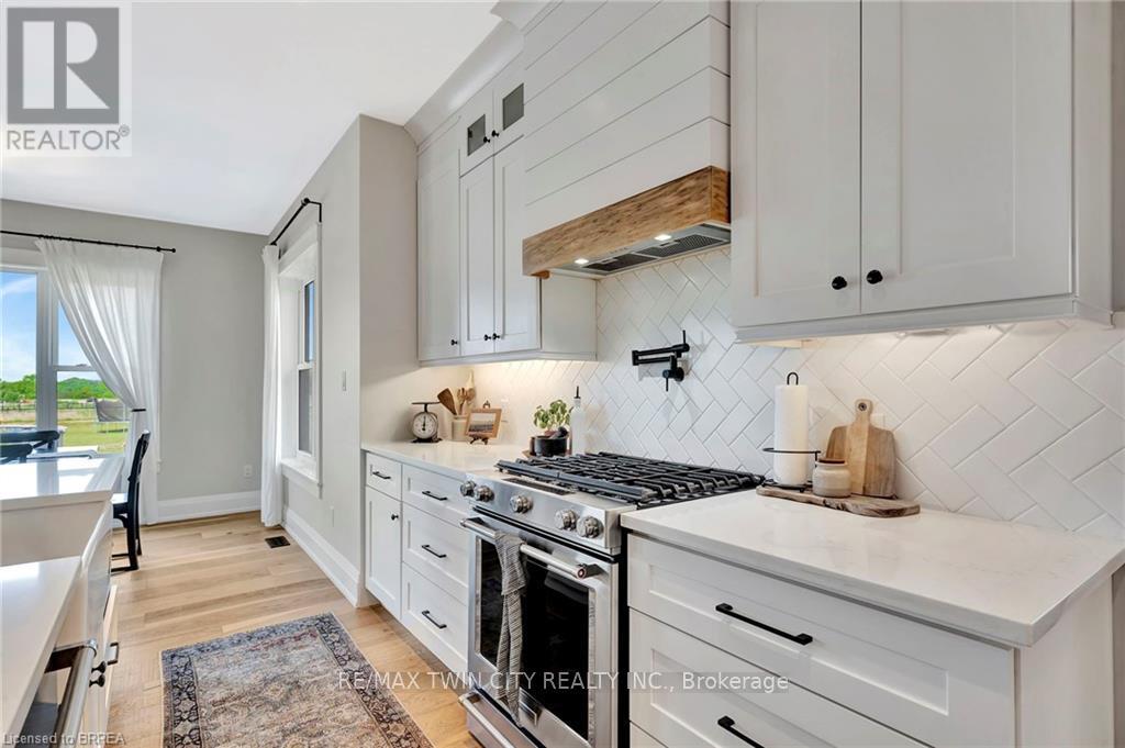 61 Hammond Road, Brantford, Ontario  N3T 5L4 - Photo 13 - X12230700