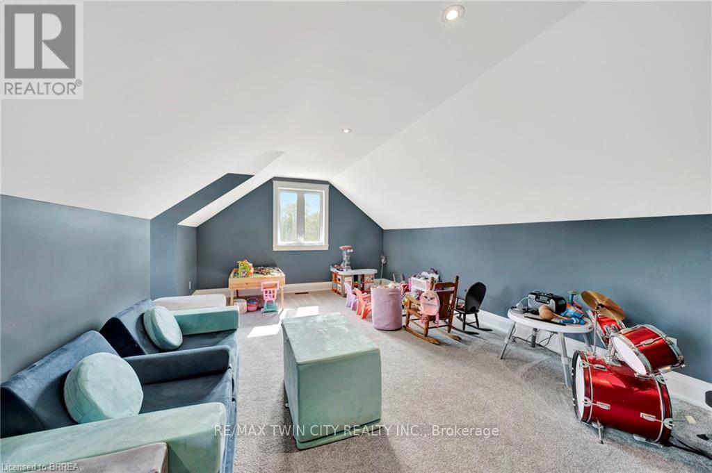 61 Hammond Road, Brantford, Ontario  N3T 5L4 - Photo 32 - X12230700