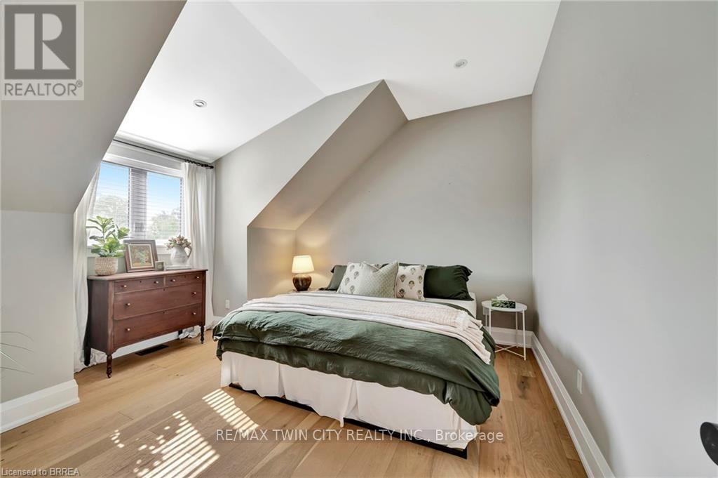 61 Hammond Road, Brantford, Ontario  N3T 5L4 - Photo 30 - X12230700