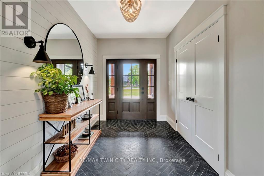 61 Hammond Road, Brantford, Ontario  N3T 5L4 - Photo 7 - X12230700