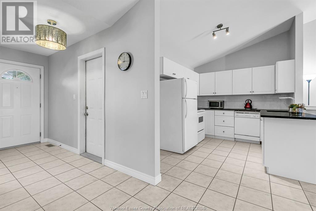 1899 Castleton Avenue, Windsor, Ontario  N8P 1P6 - Photo 10 - 25015473