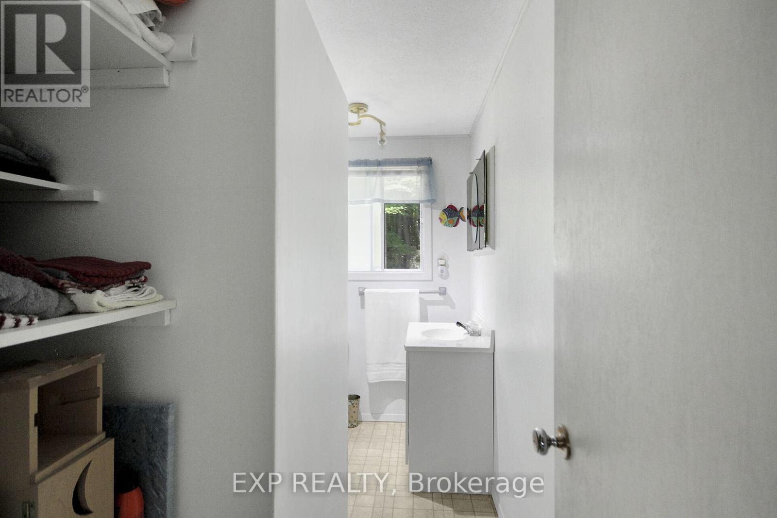 59 Fairhaven Lane, Frontenac (Frontenac South), Ontario  K0H 2B0 - Photo 37 - X12230920