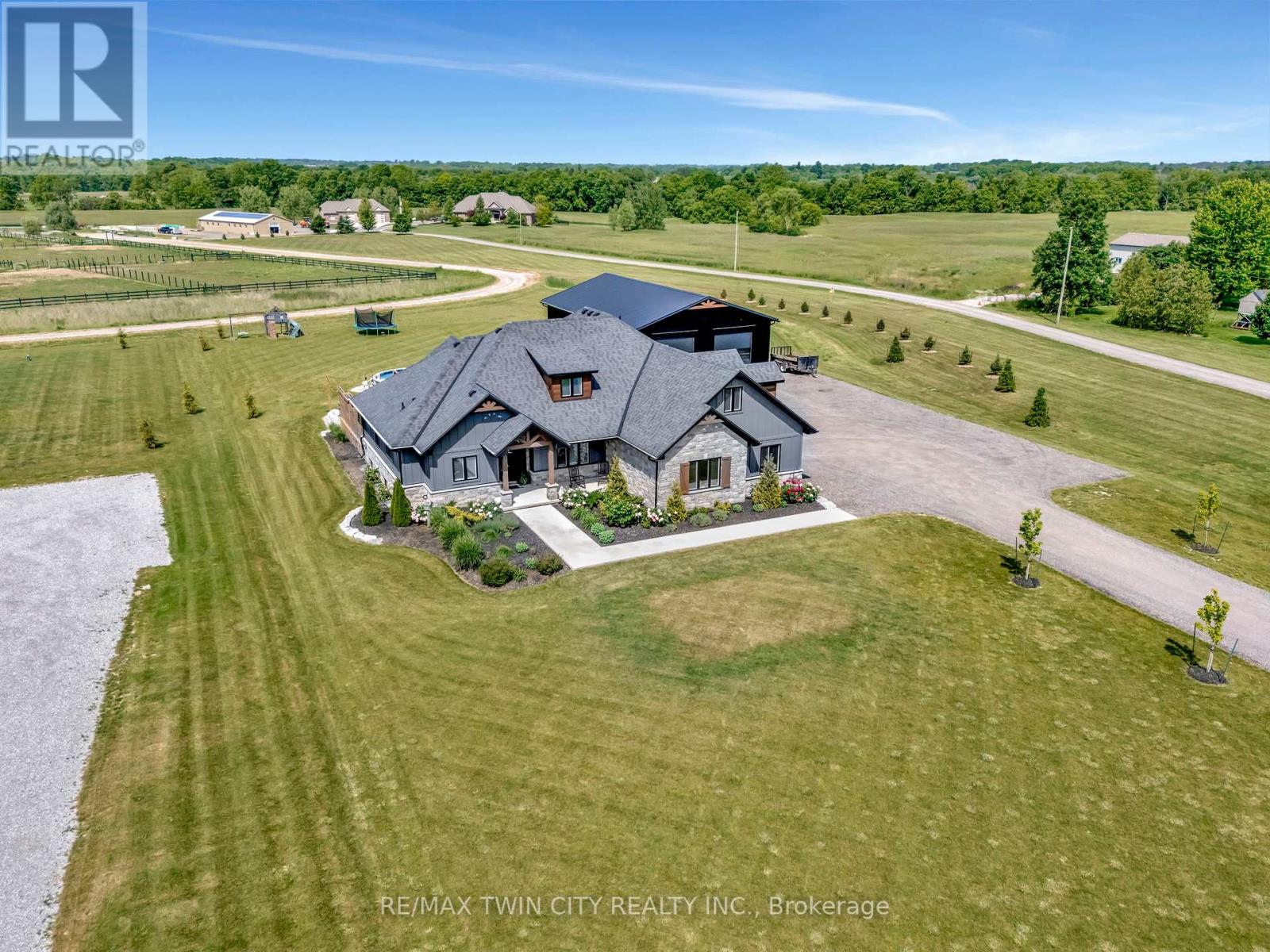 61 Hammond Road, Brantford, Ontario  N3T 5L4 - Photo 2 - X12230700