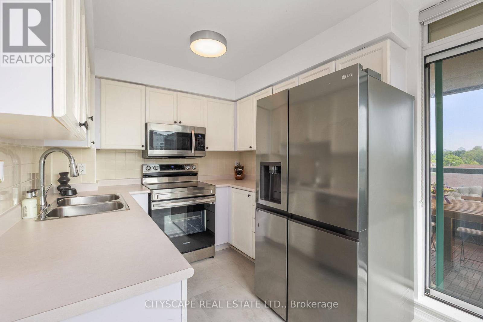 503 - 5 Emerald Lane, Vaughan, Ontario L4J 8P7 - Photo 11 - N12230916