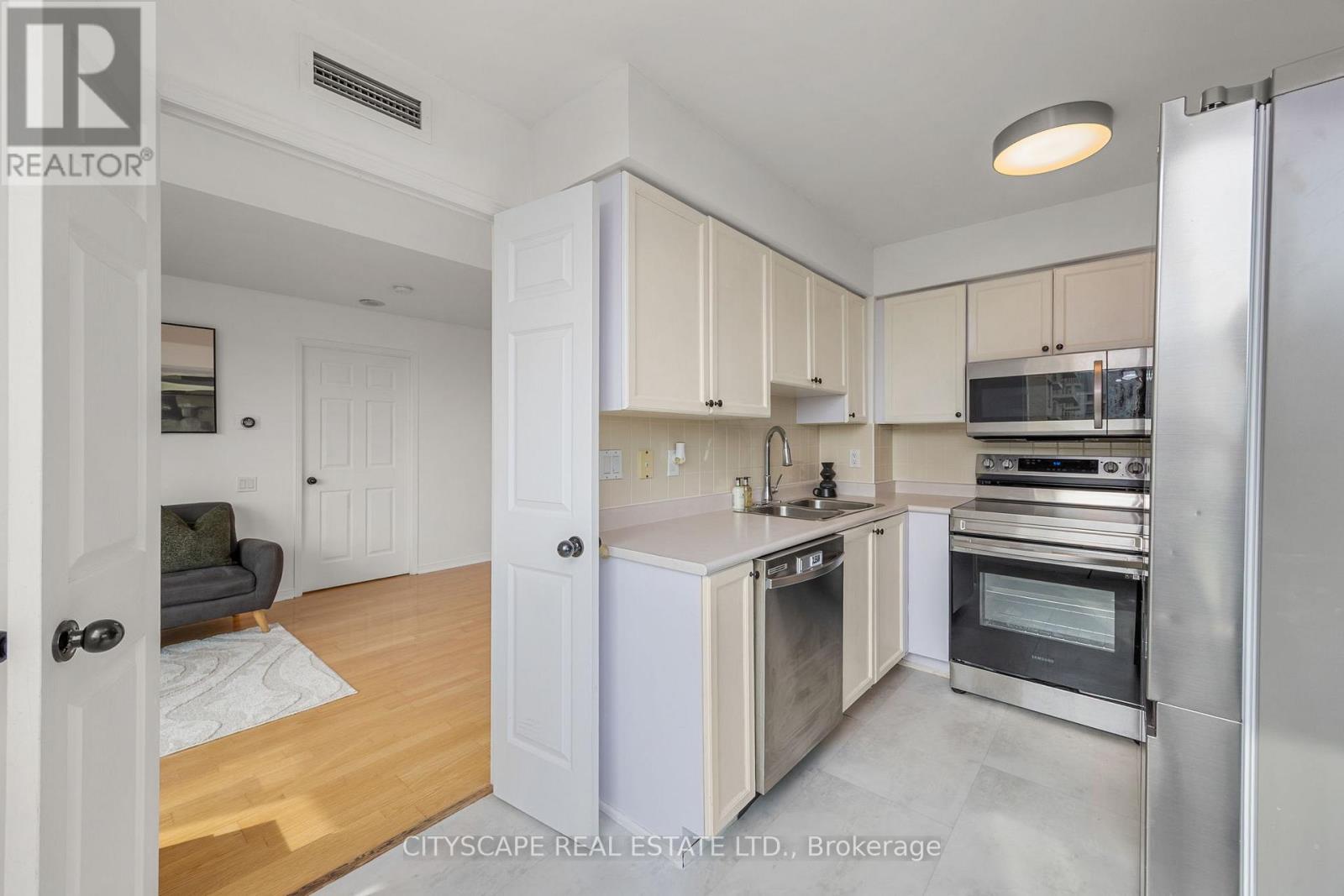 503 - 5 Emerald Lane, Vaughan, Ontario L4J 8P7 - Photo 13 - N12230916