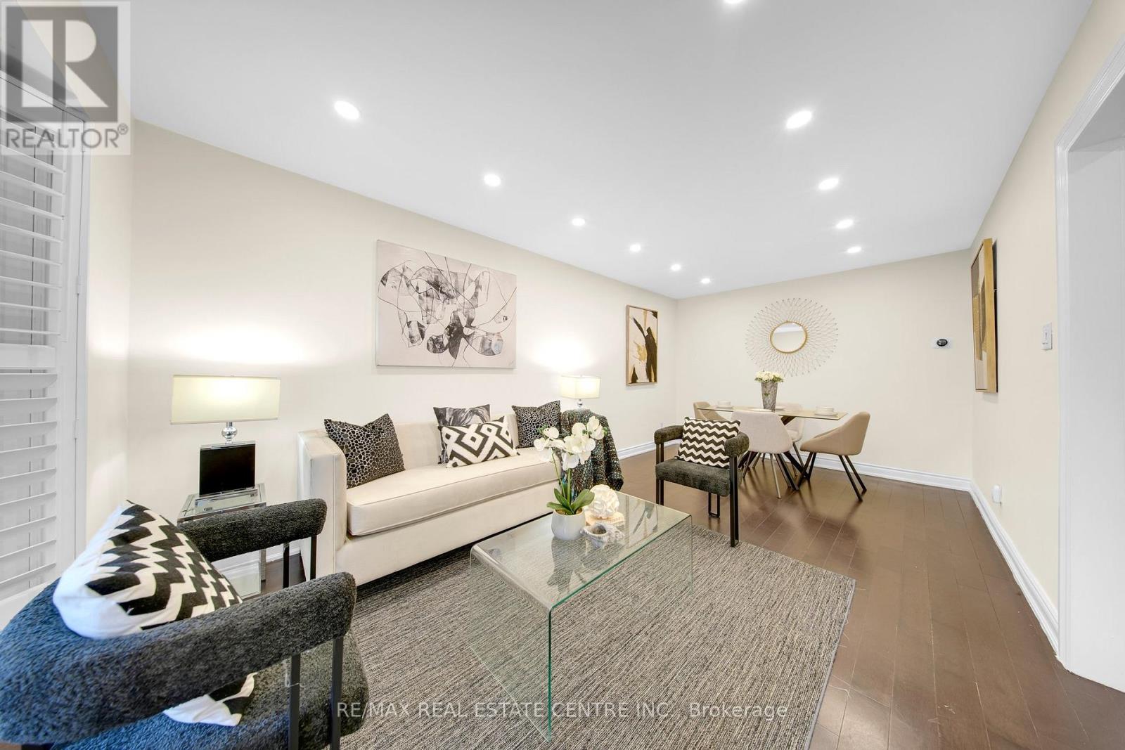 Property at 30 OAKLEA BOULEVARD image 1