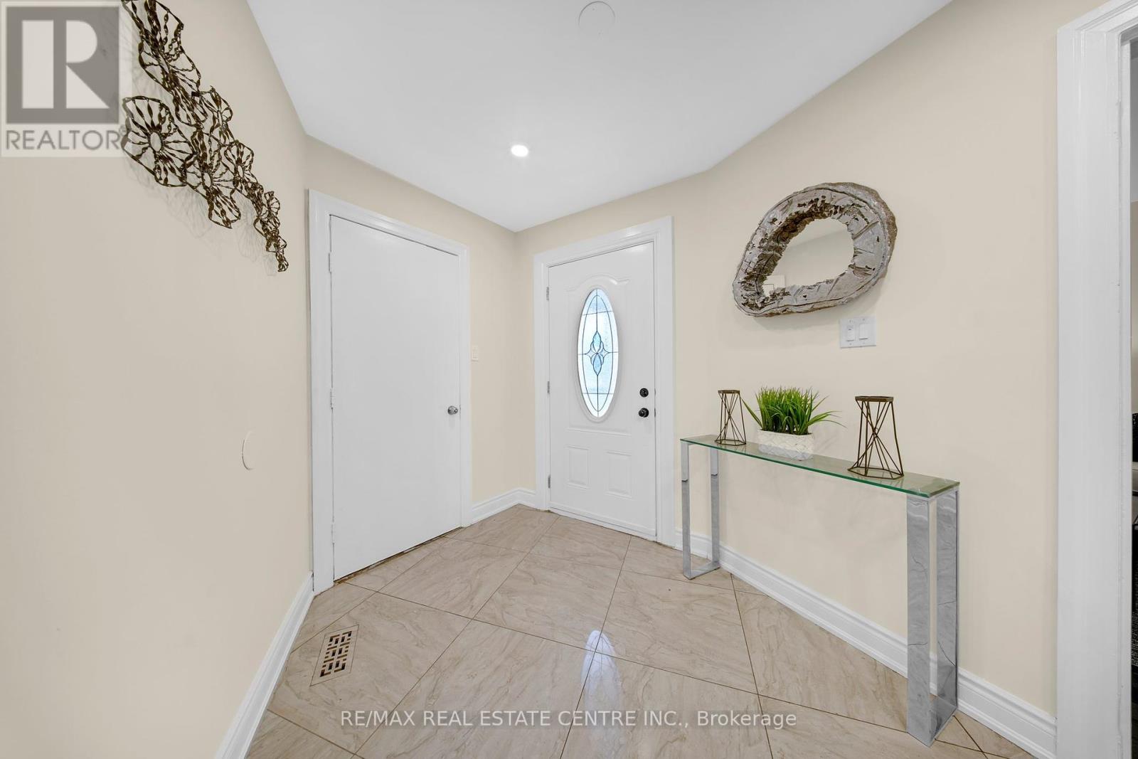 Property at 30 OAKLEA BOULEVARD image 3
