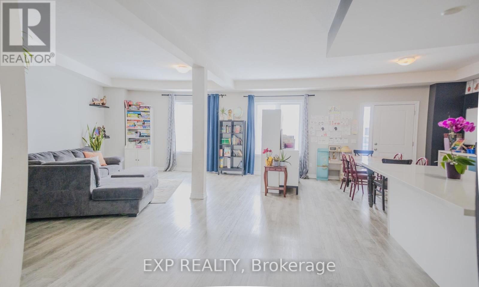 67 - 77 Diana Ave Avenue, Brantford, Ontario  N3T 0R6 - Photo 10 - X12230896