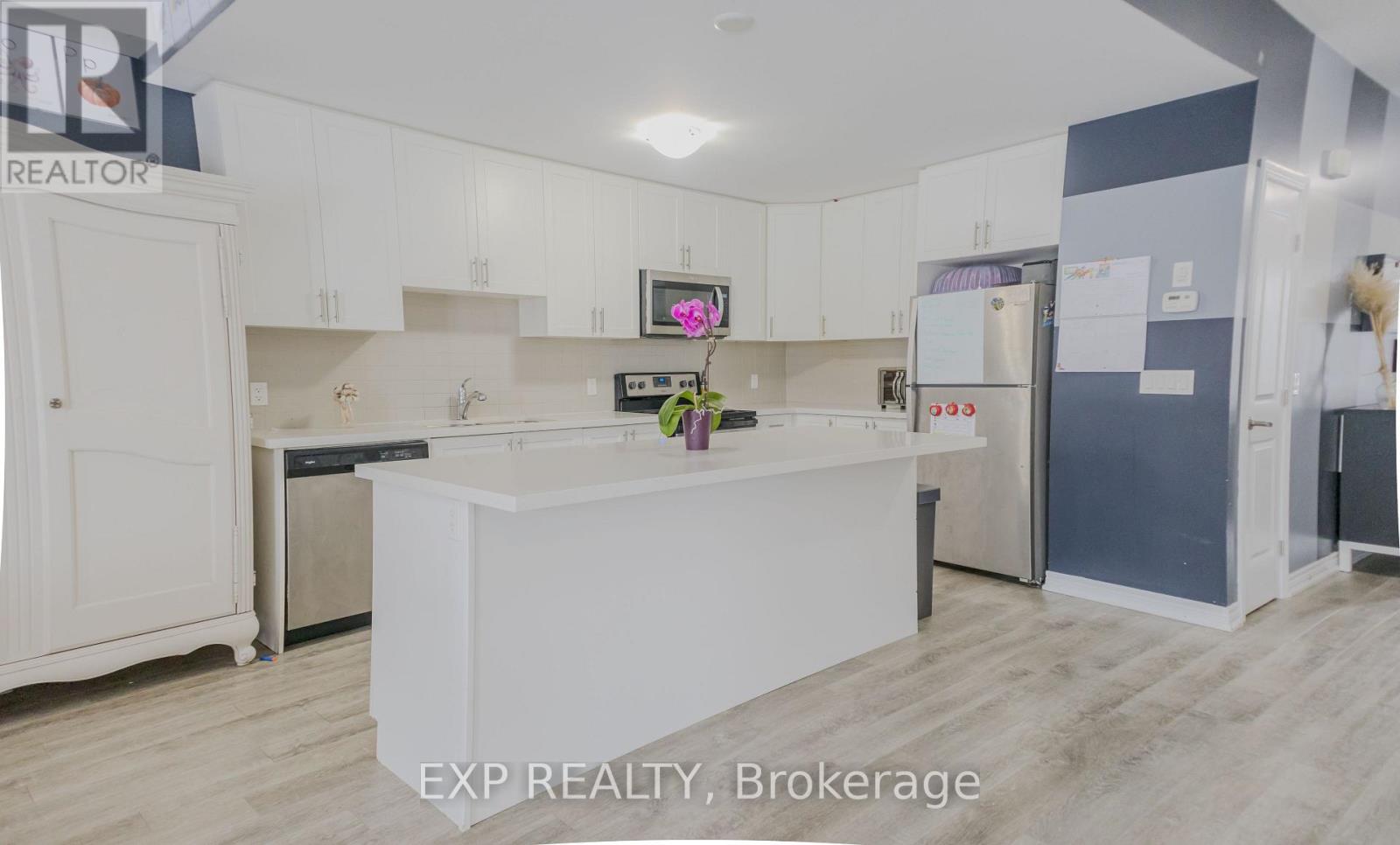 67 - 77 Diana Ave Avenue, Brantford, Ontario  N3T 0R6 - Photo 15 - X12230896