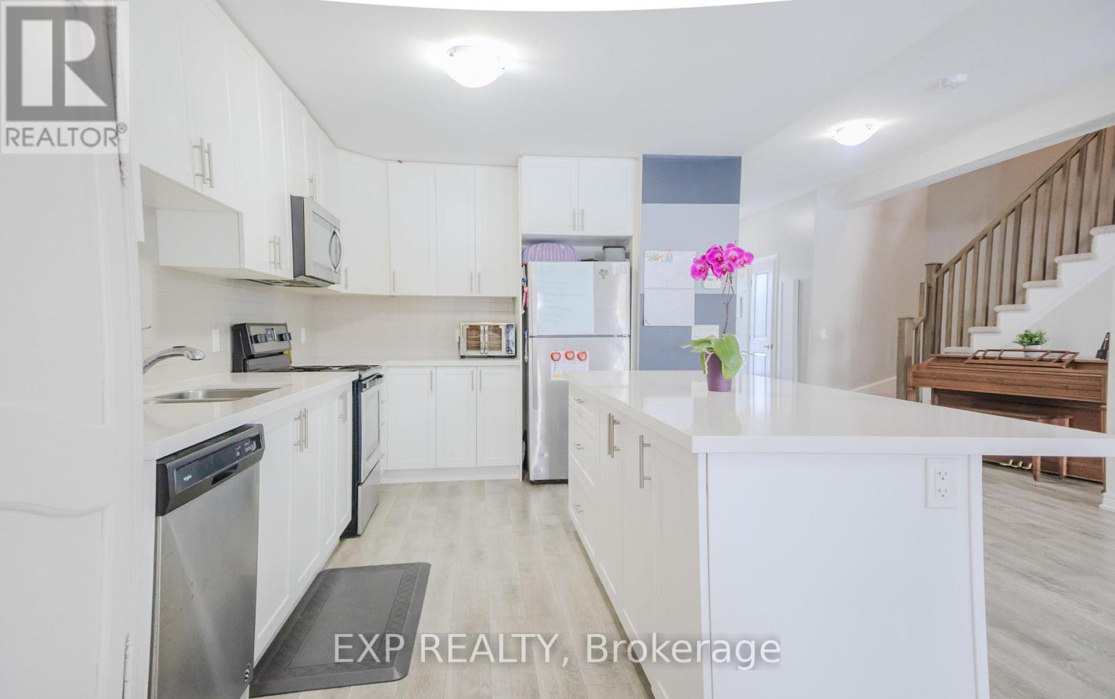 67 - 77 Diana Ave Avenue, Brantford, Ontario  N3T 0R6 - Photo 21 - X12230896