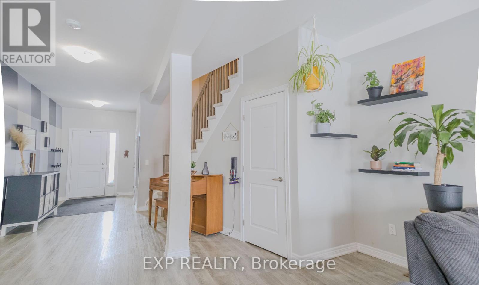 67 - 77 Diana Ave Avenue, Brantford, Ontario  N3T 0R6 - Photo 8 - X12230896