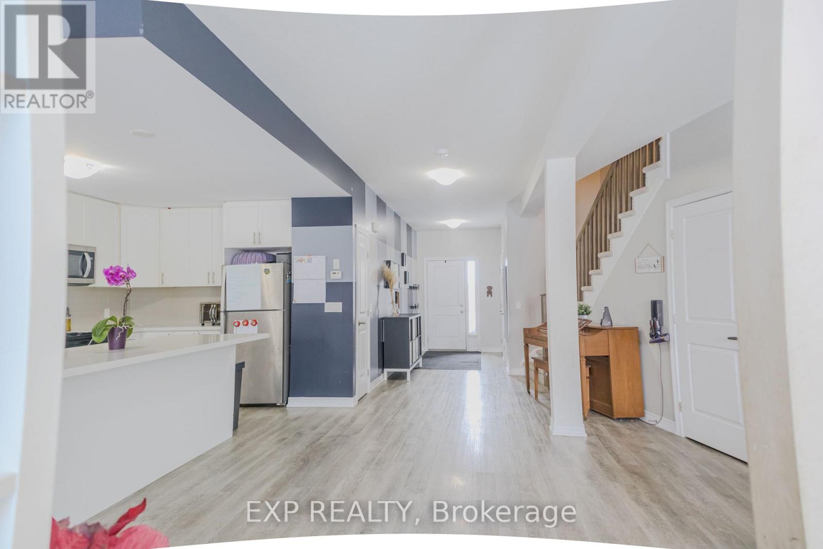 67 - 77 Diana Ave Avenue, Brantford, Ontario  N3T 0R6 - Photo 9 - X12230896