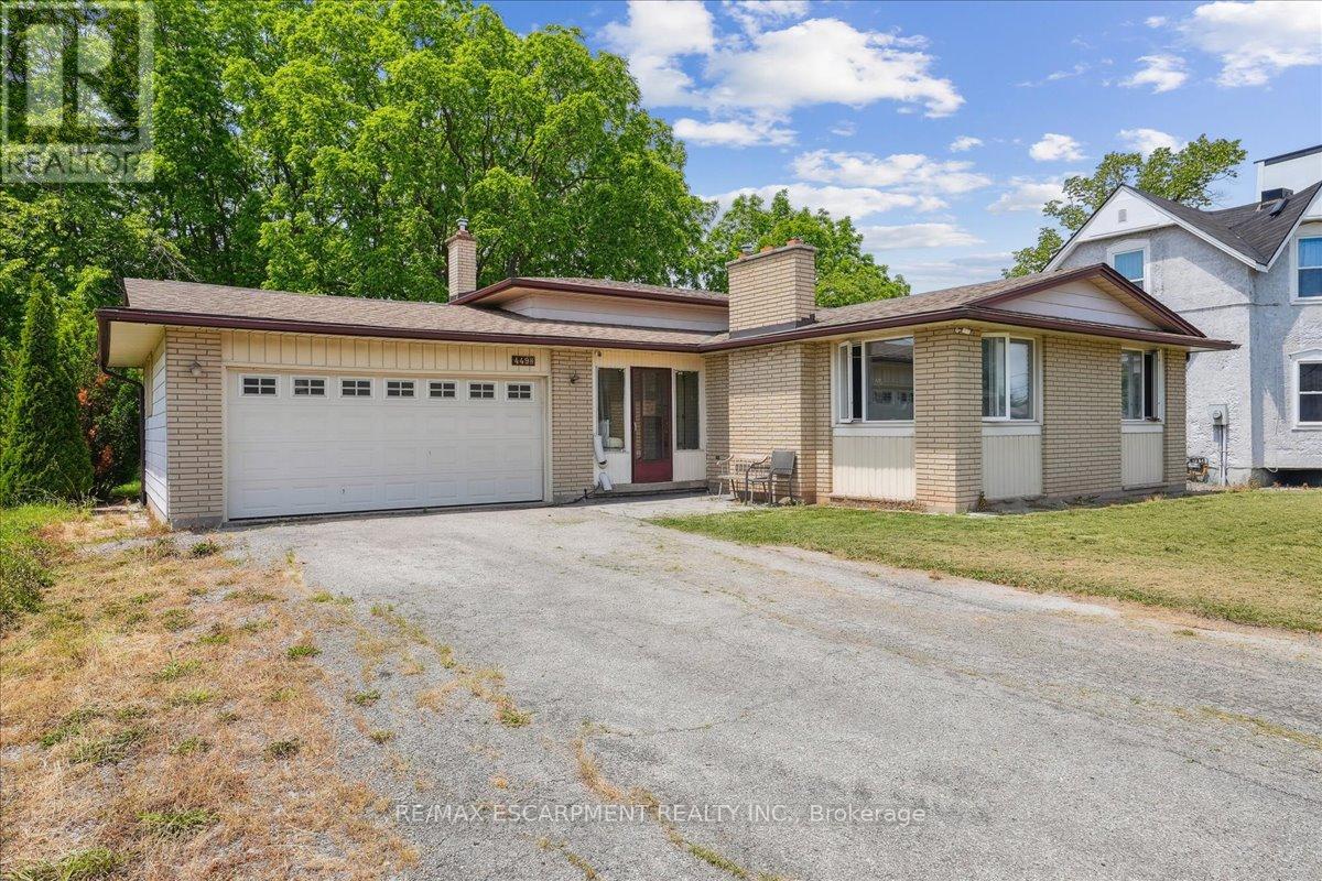 Property at 4498 ONTARIO STREET image 3