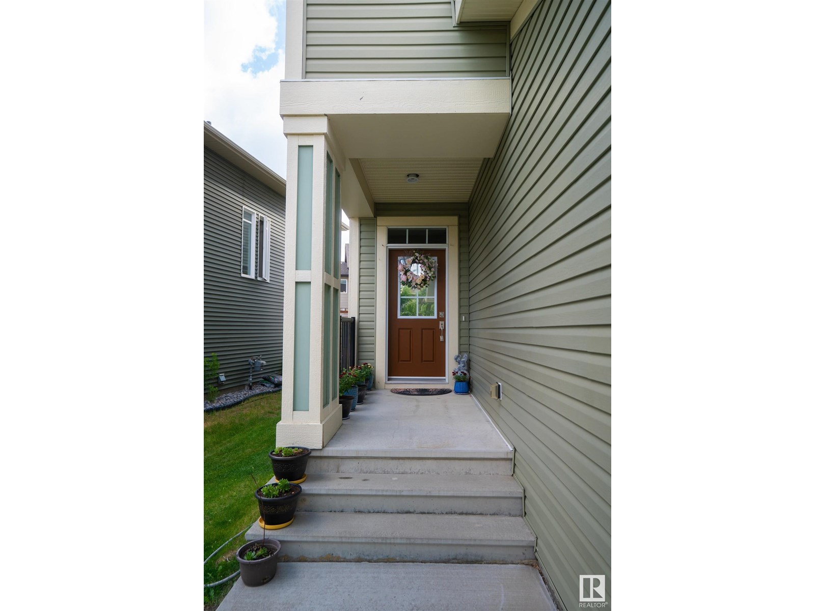 Property at 17107 71 ST NW image 3
