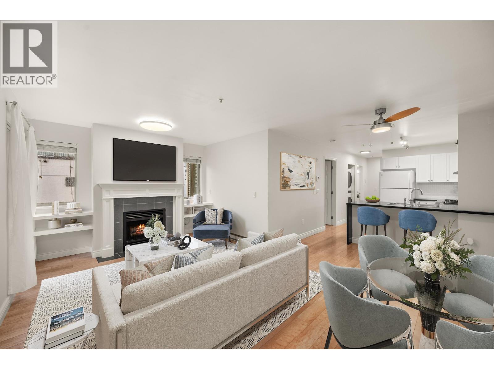 206 688 E 16TH AVENUE, vancouver, British Columbia V5T2V4