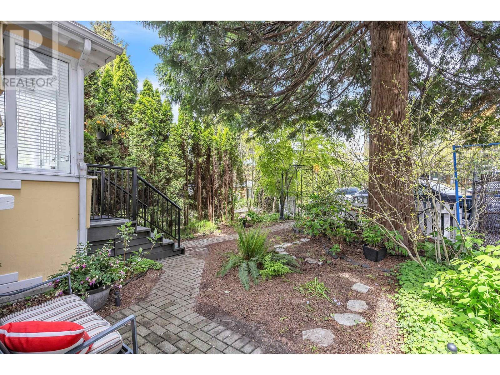Property at 1016 E PENDER STREET image 2