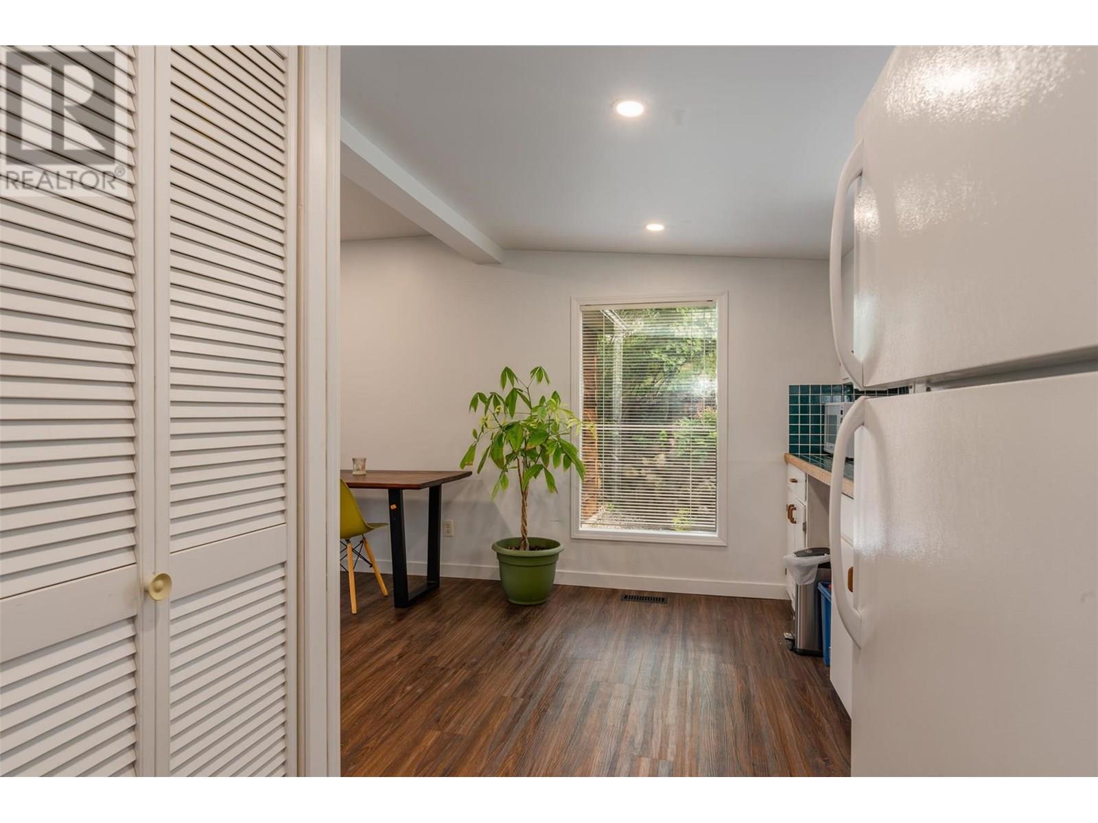 Property at 1965 Oak Street image 1