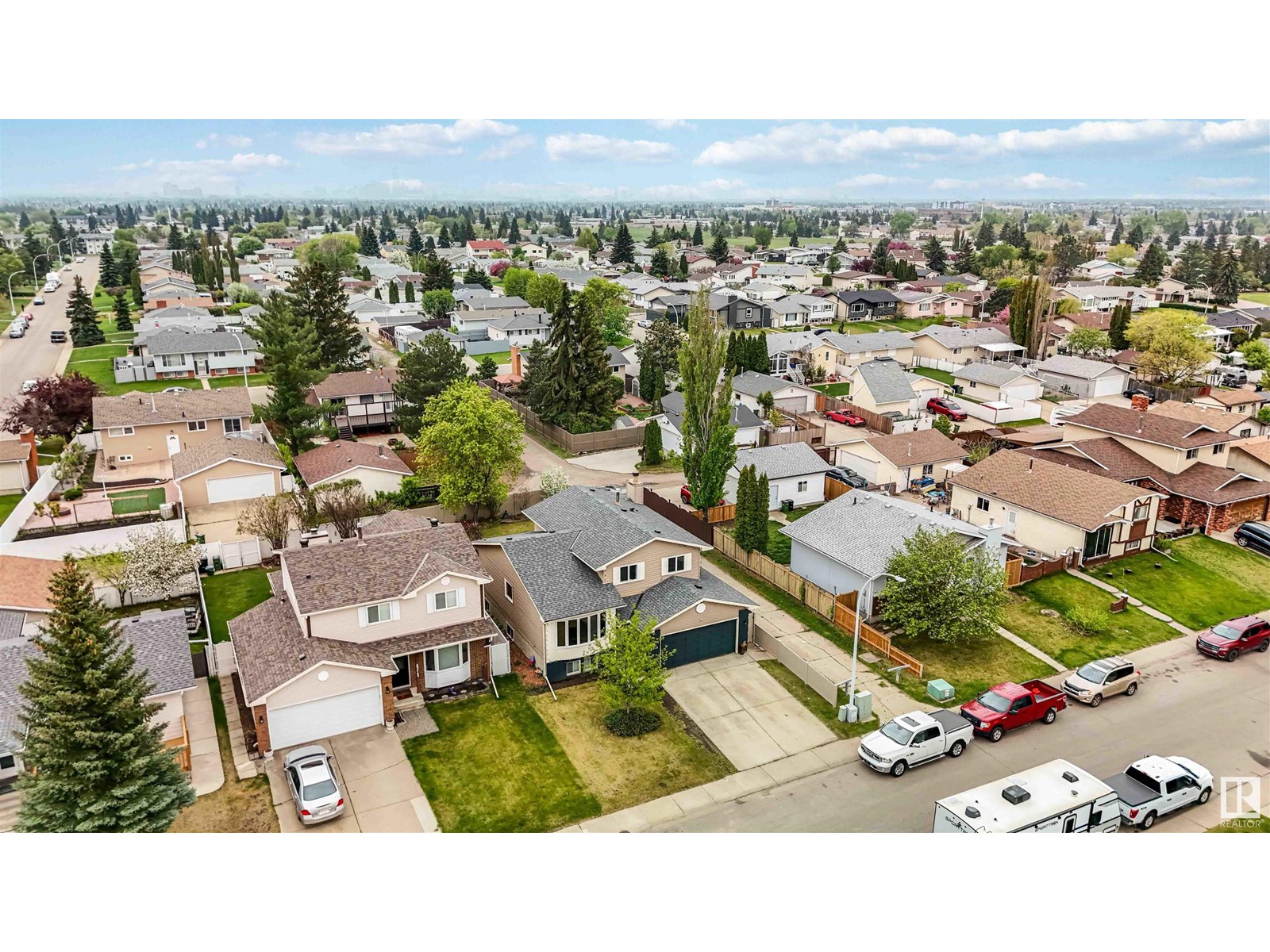 Property at 8319 152B AV NW image 3