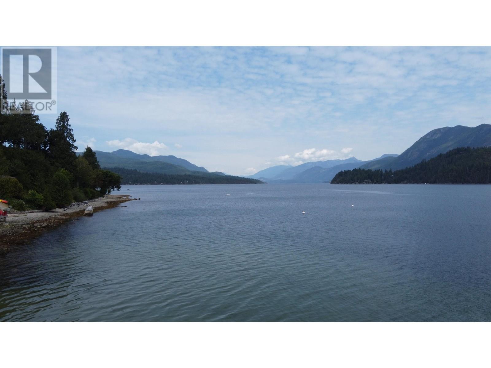 6340 N GALE AVENUE, Sechelt, British Columbia