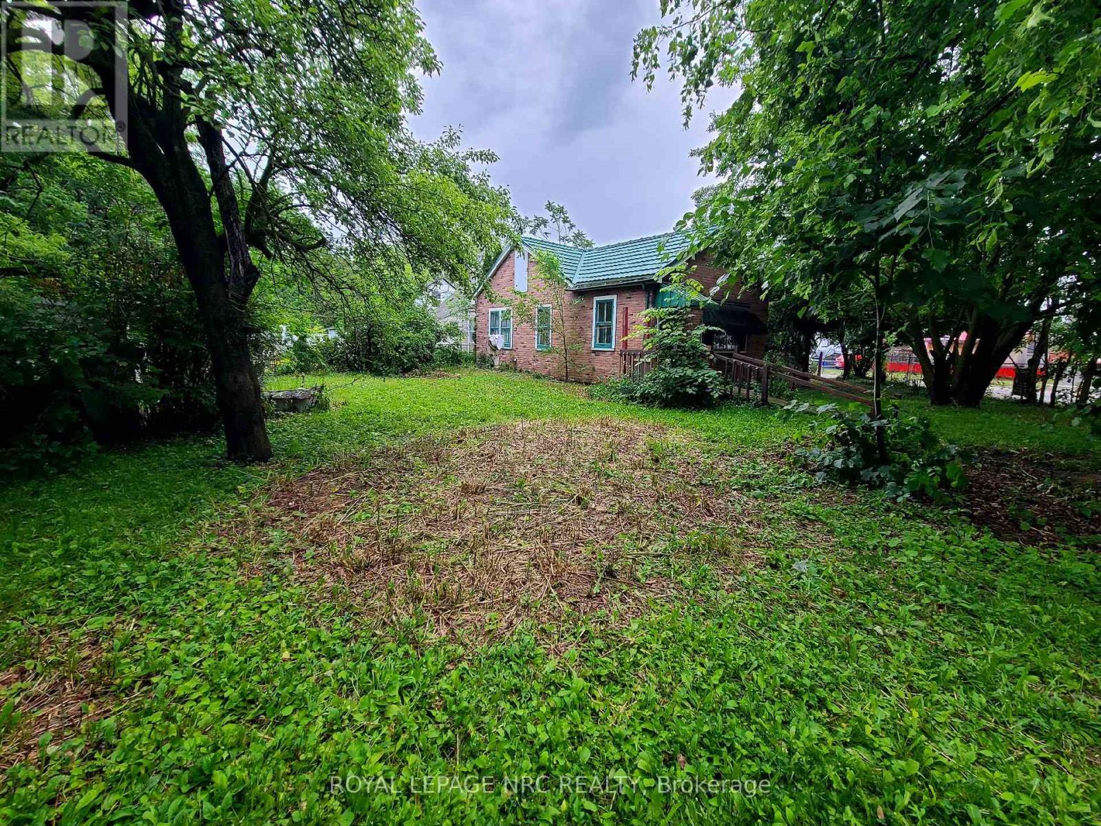 Property at 19 EASTCHESTER AVENUE image 5