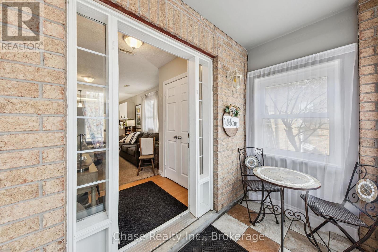 Property at 239 YONGE STREET image 3